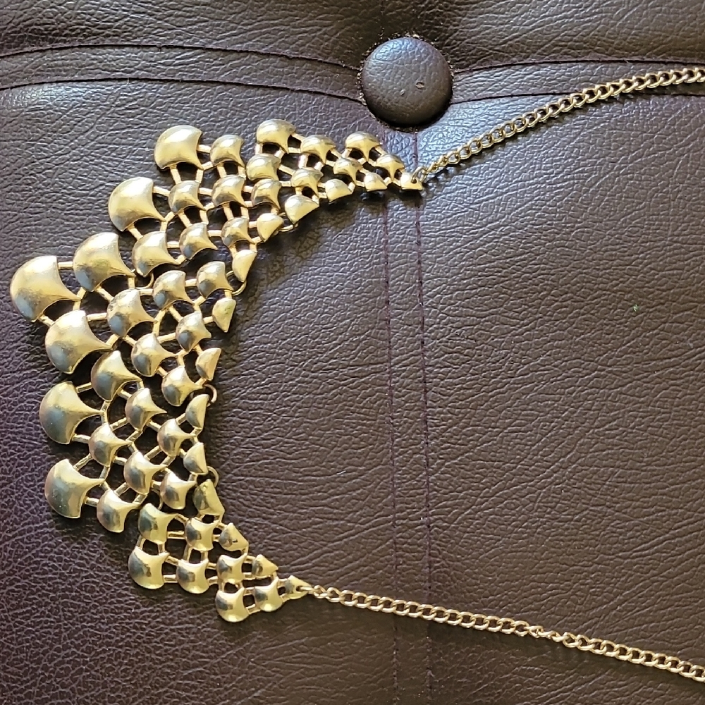 Elegant Gold Statement Necklace